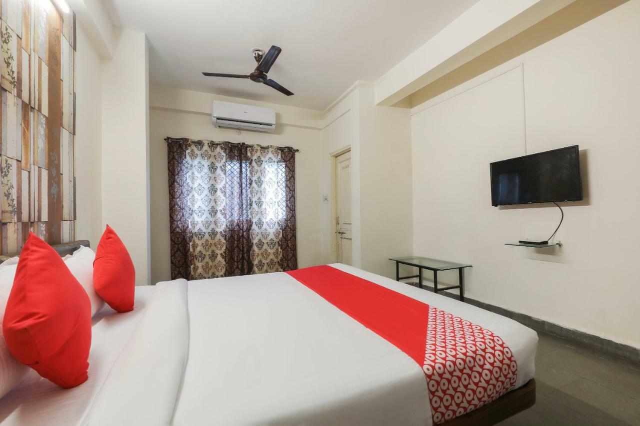 Oyo 41740 Karnawat Indore