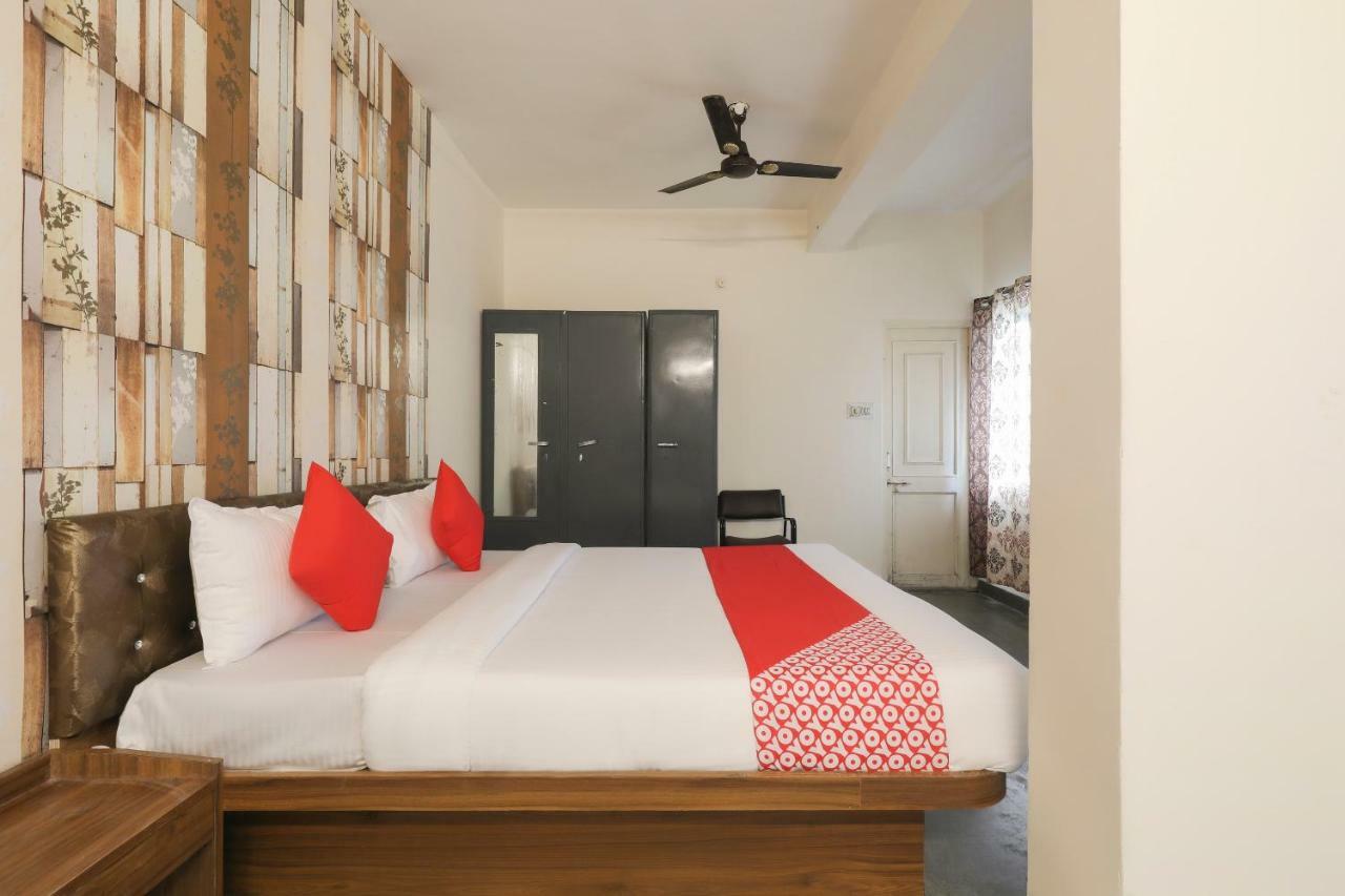 Hotel Oyo 41740 Karnawat Indore