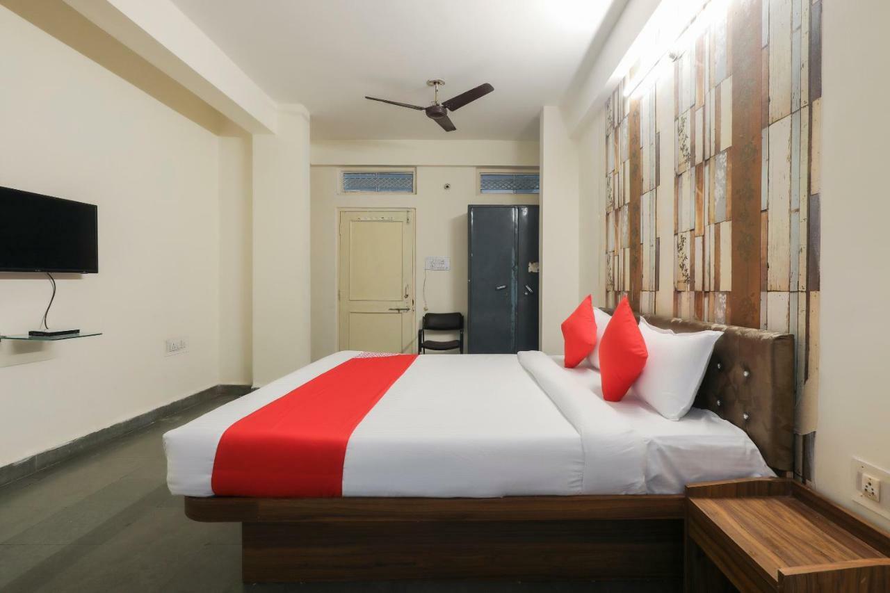 Hotel Oyo 41740 Karnawat 3*