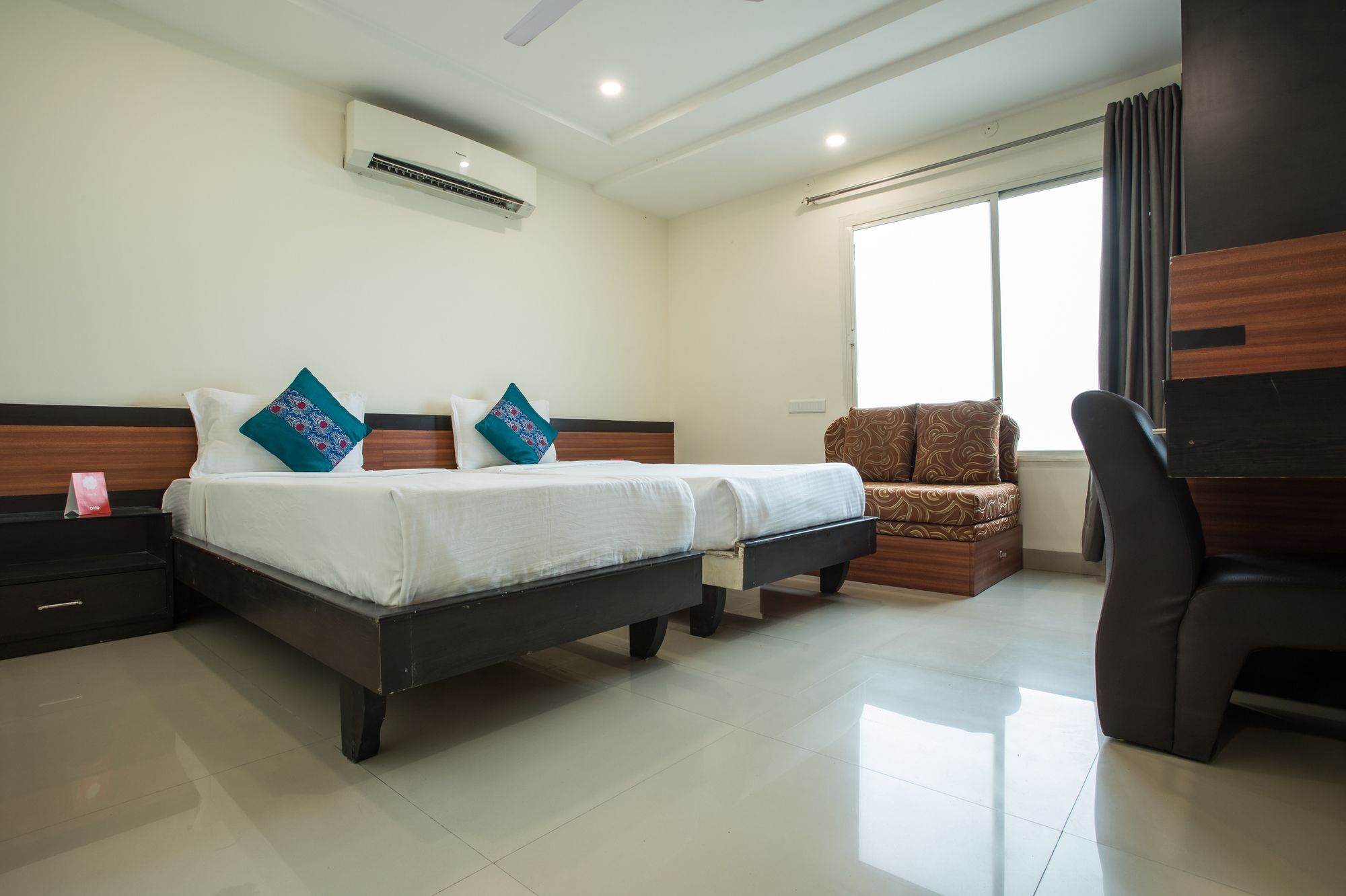 Oyo Flagship 137 Vijay Nagar 2*