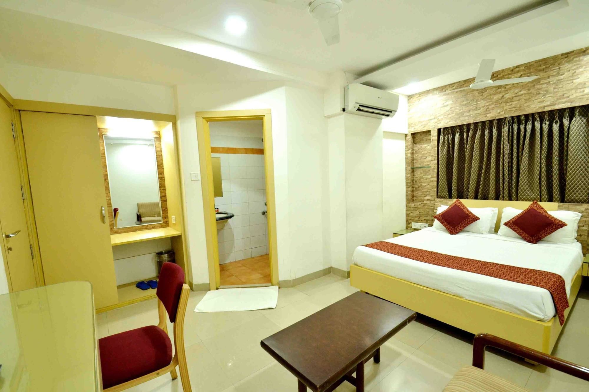 Oyo Ti Mall Nath Mandir Road Hotel Indore
