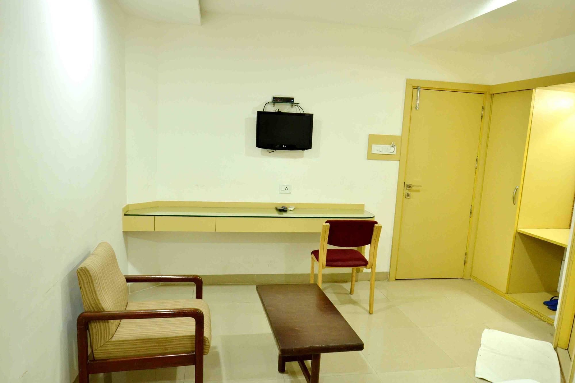 Oyo Ti Mall Nath Mandir Road Hotel 3*