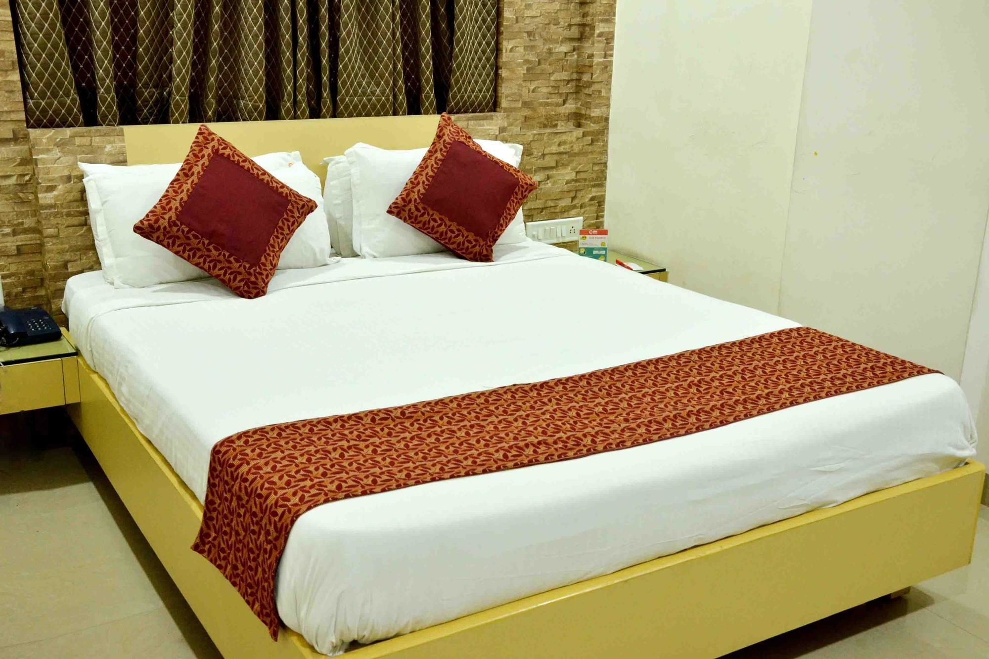 Oyo Ti Mall Nath Mandir Road 3*