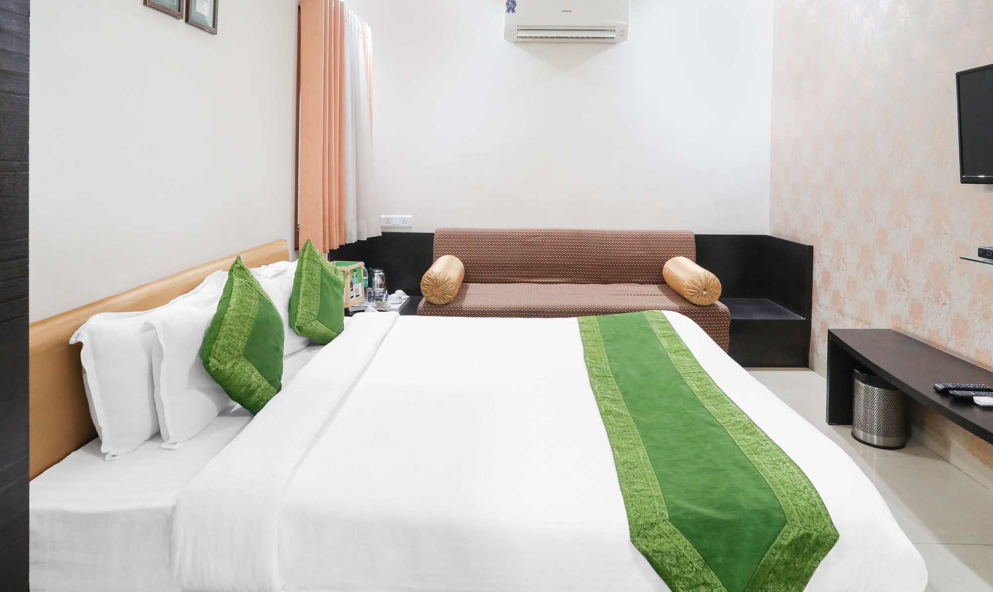 Hotel Super Townhouse Divya Palace Indore