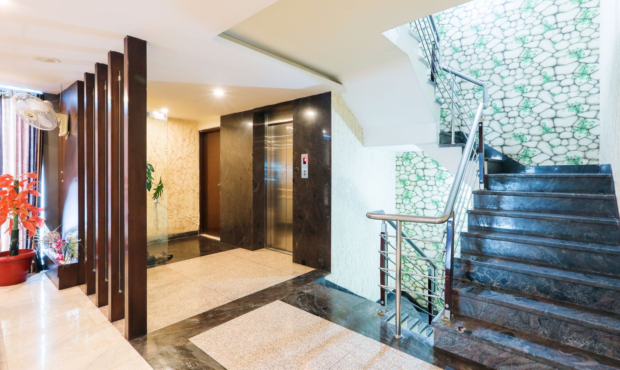 Super Townhouse Divya Palace Indore