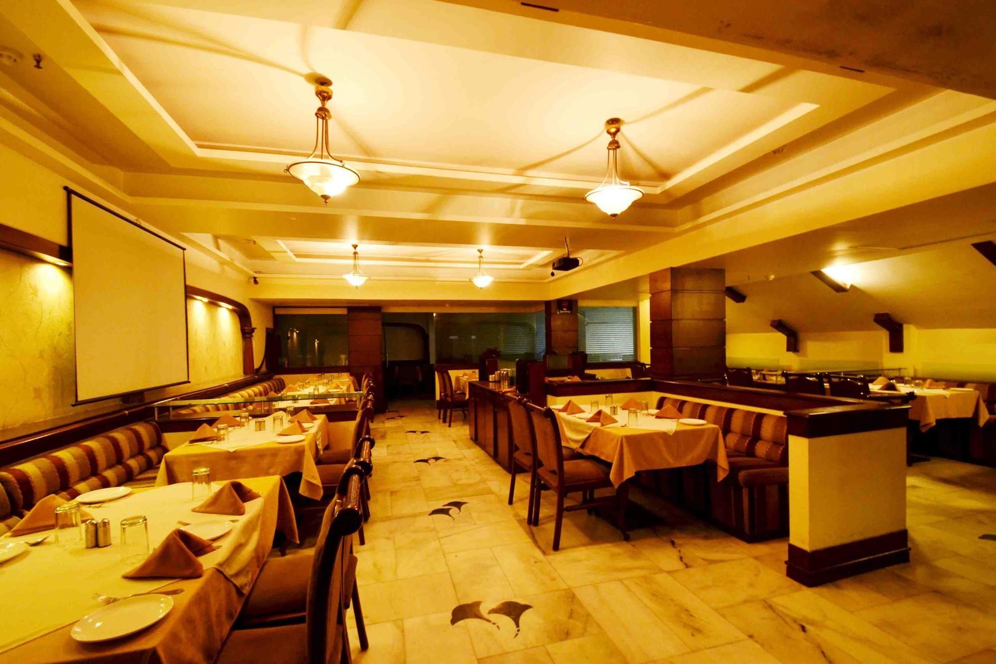 Oyo 1468 Princes Palace Hotel Indore