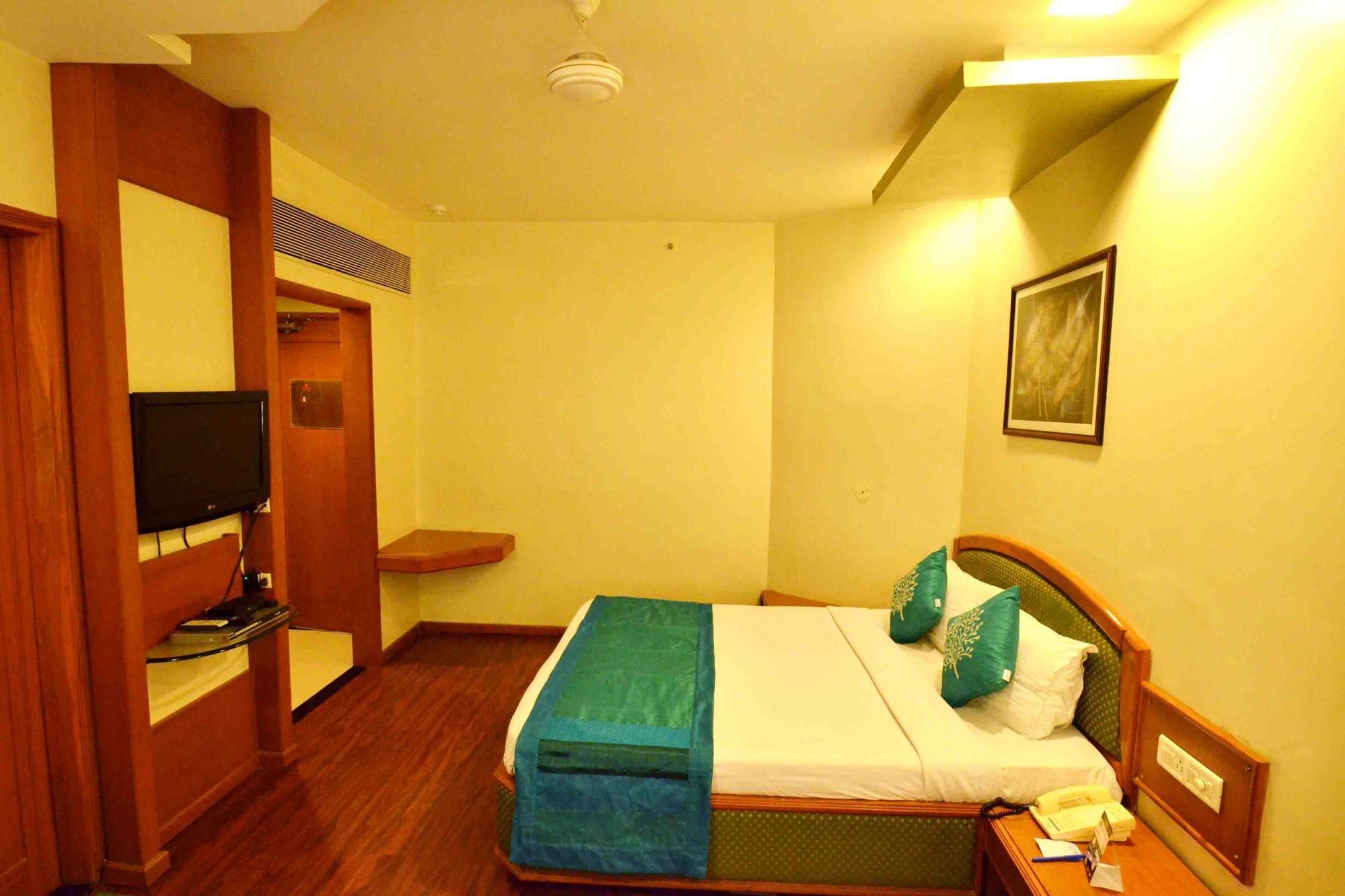 Oyo 1468 Princes Palace Hotel Indore