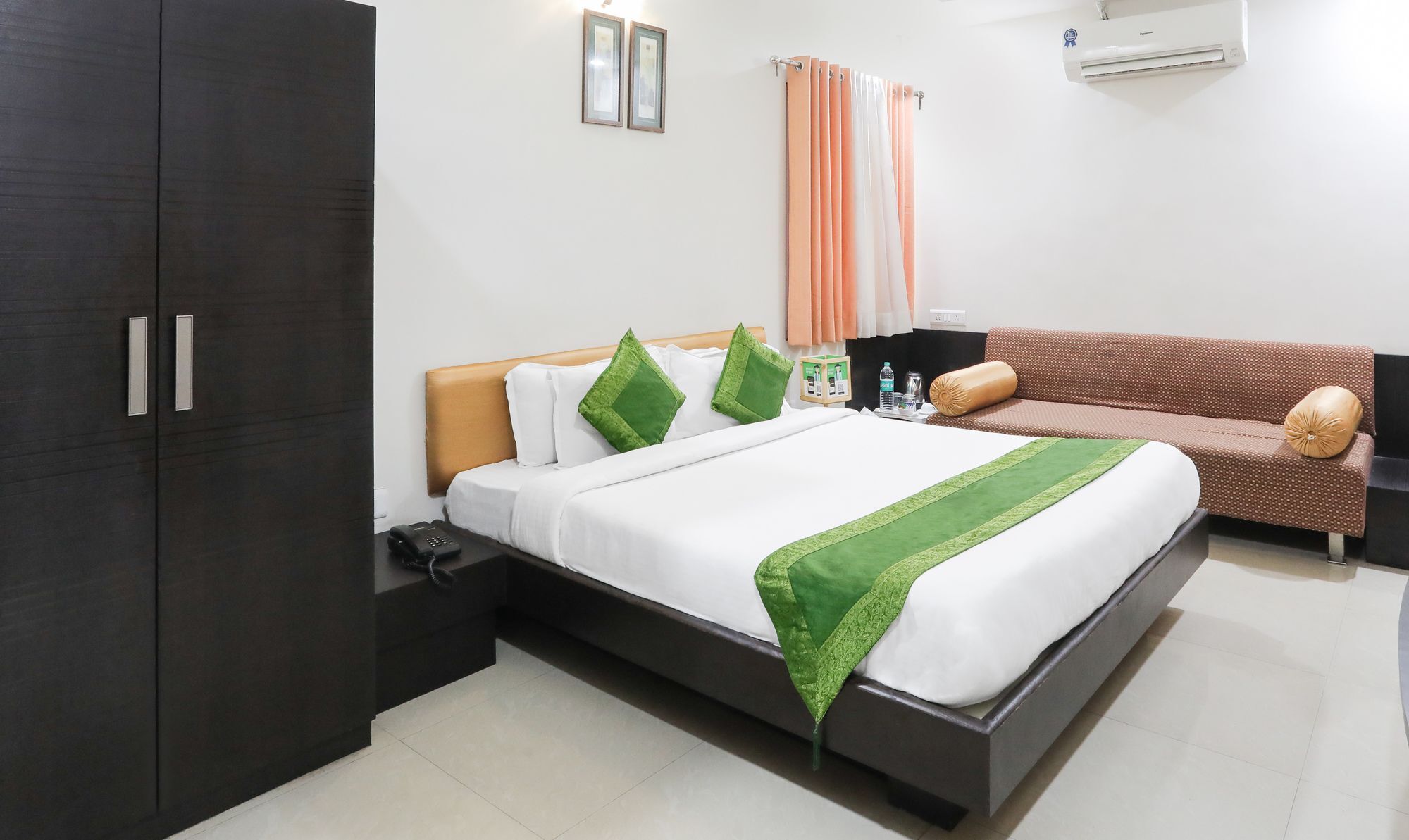 Hotel Super Townhouse Divya Palace 4*