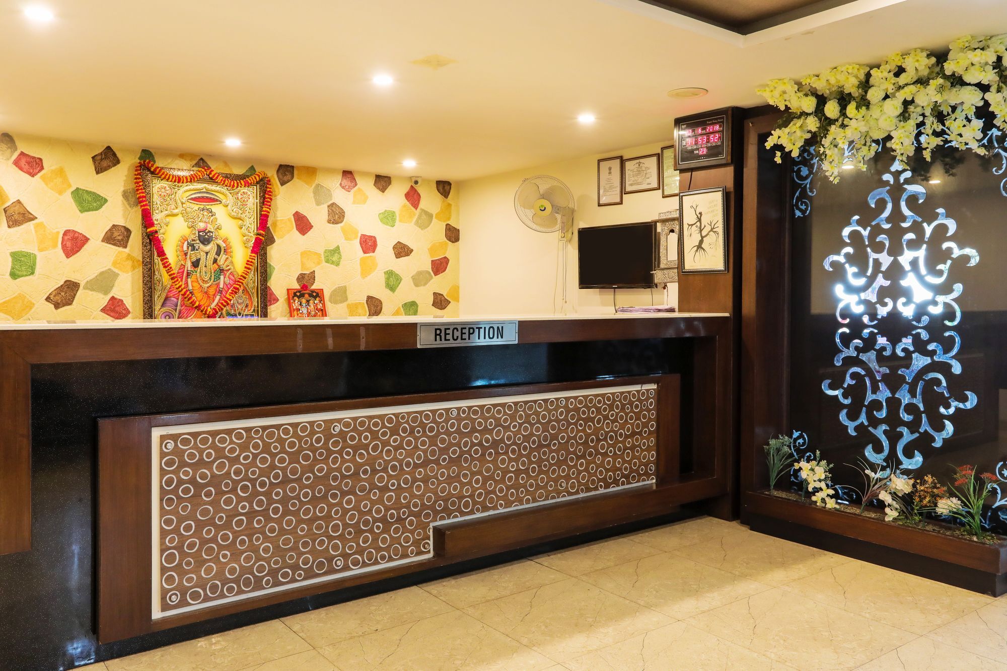 Super Townhouse Divya Palace Hotel Indore
