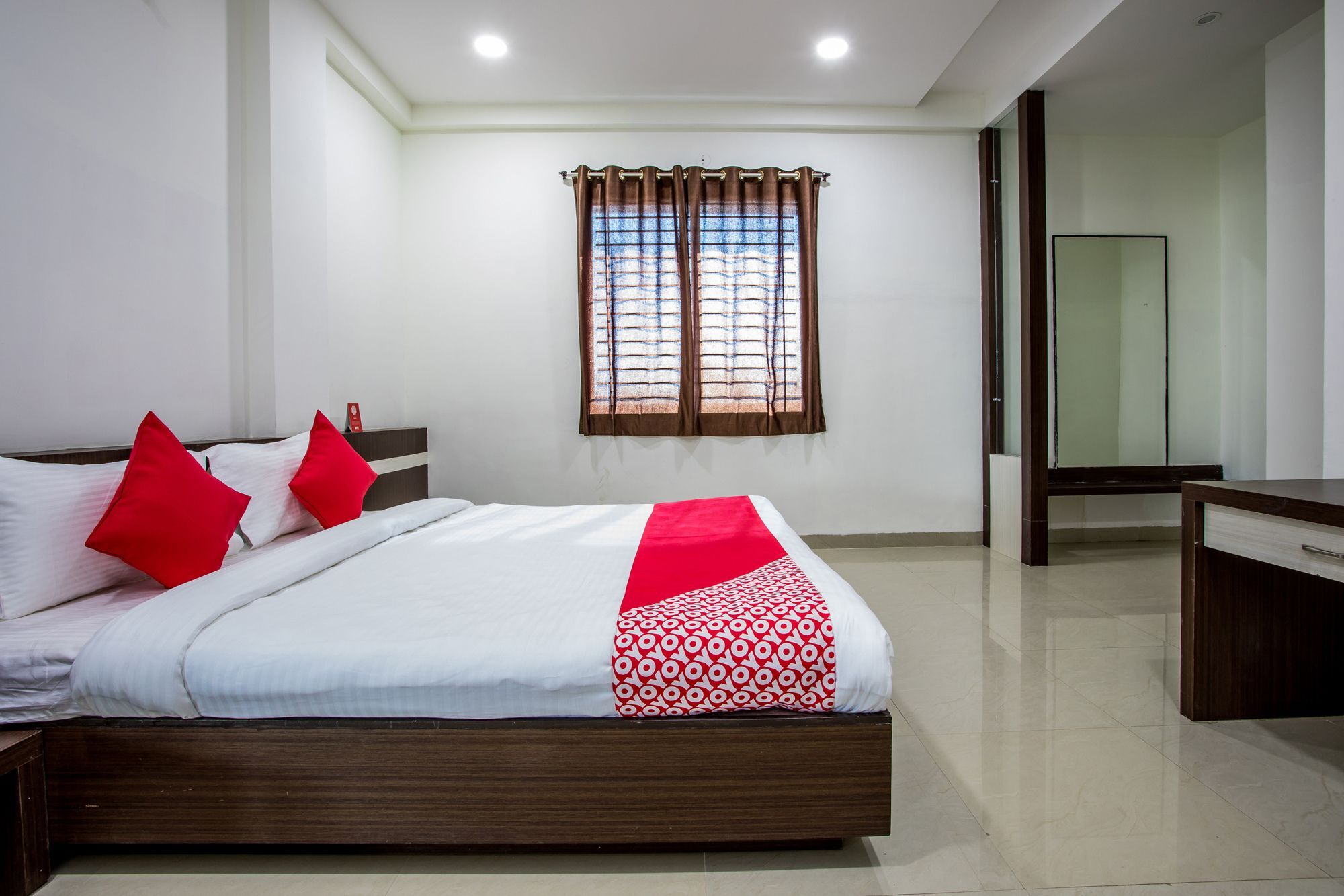 Fabhotel 7th Cloud Ab Road Indore