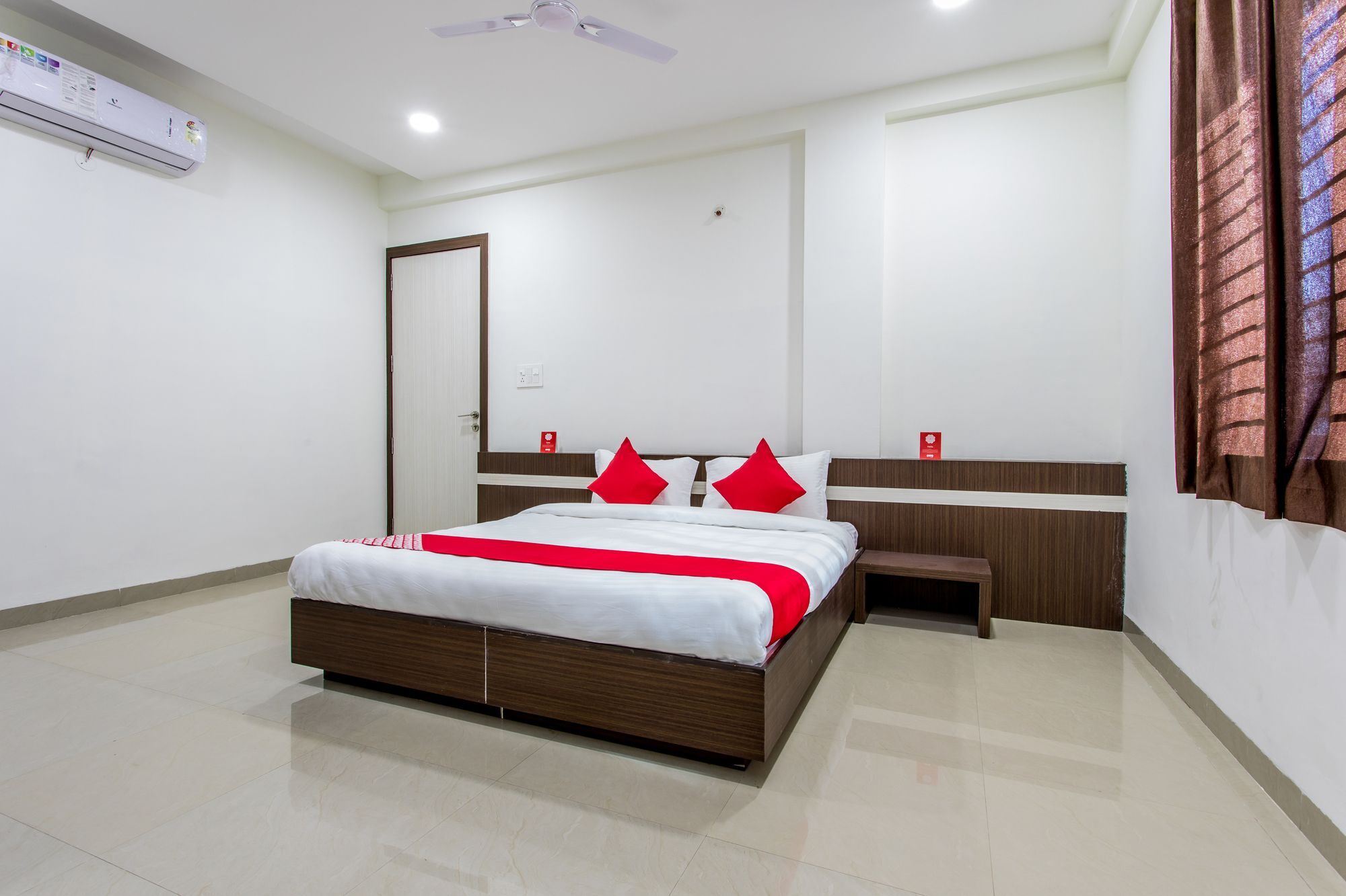 Hotel Fabhotel 7th Cloud Ab Road Indore