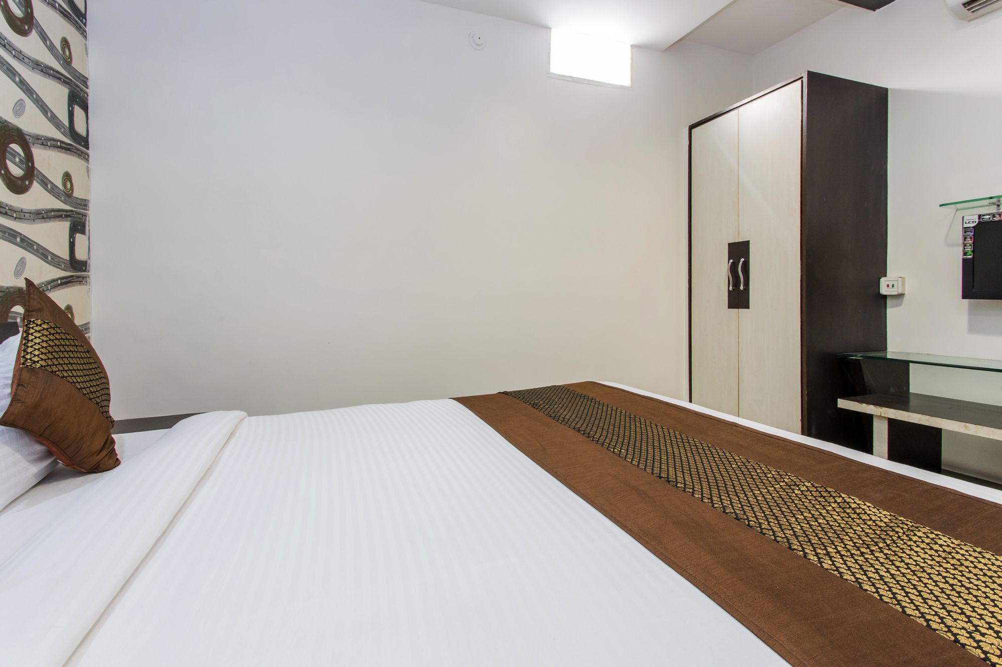 Fabhotel Galaxy Bhanwar Kuan Hotel 3*