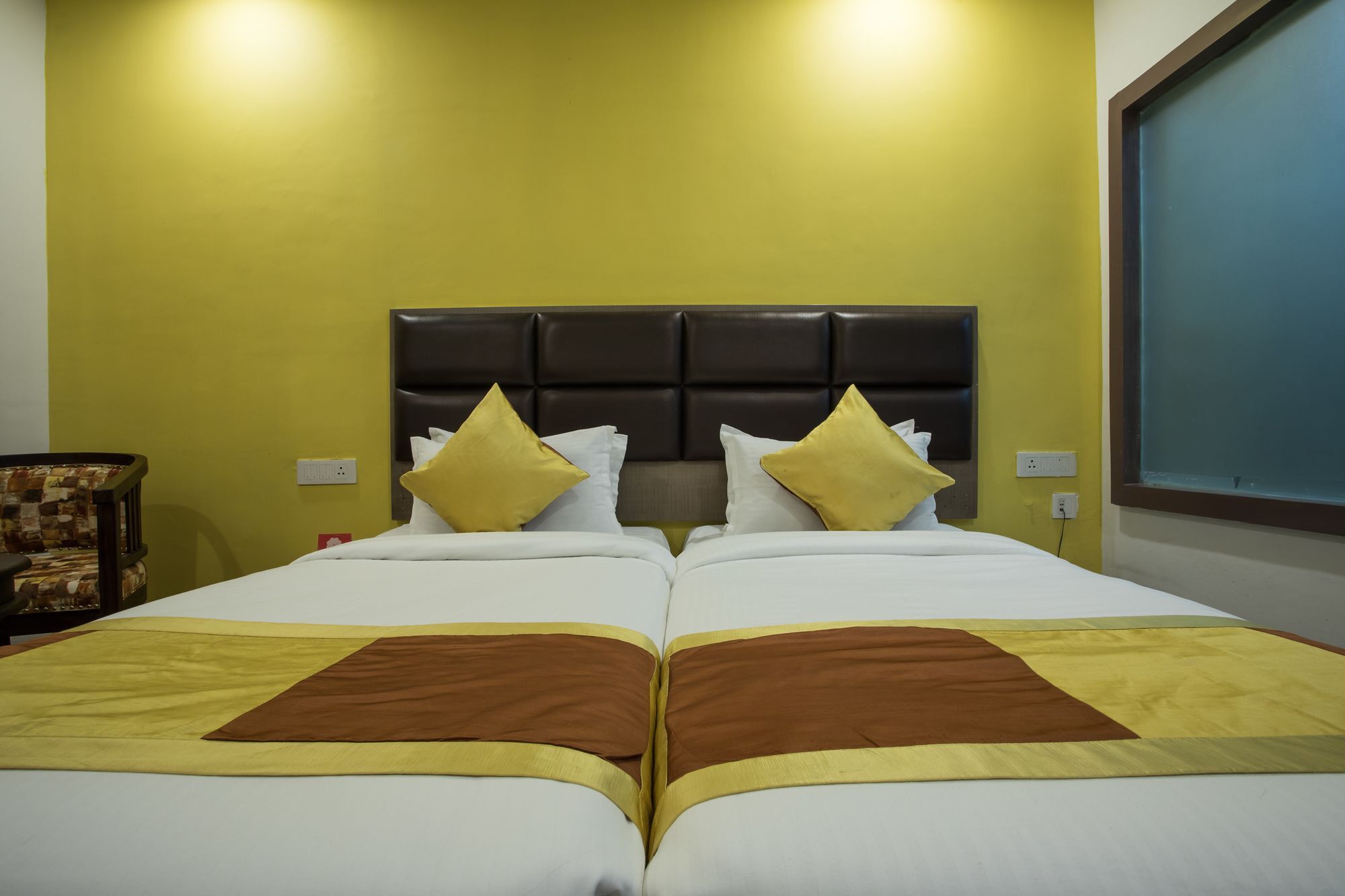 Oyo 9045 Cosmopolitan Hotel