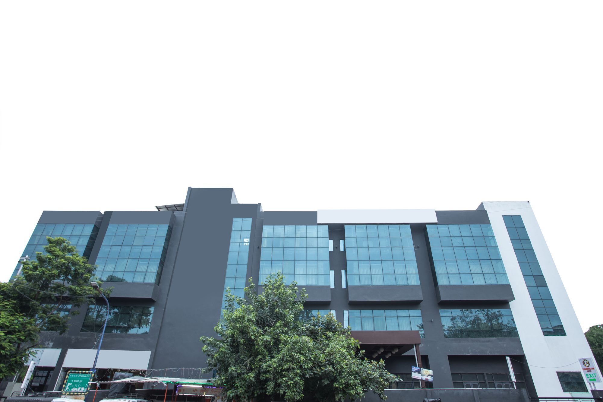 Hotel Oyo 9045 Cosmopolitan Indore