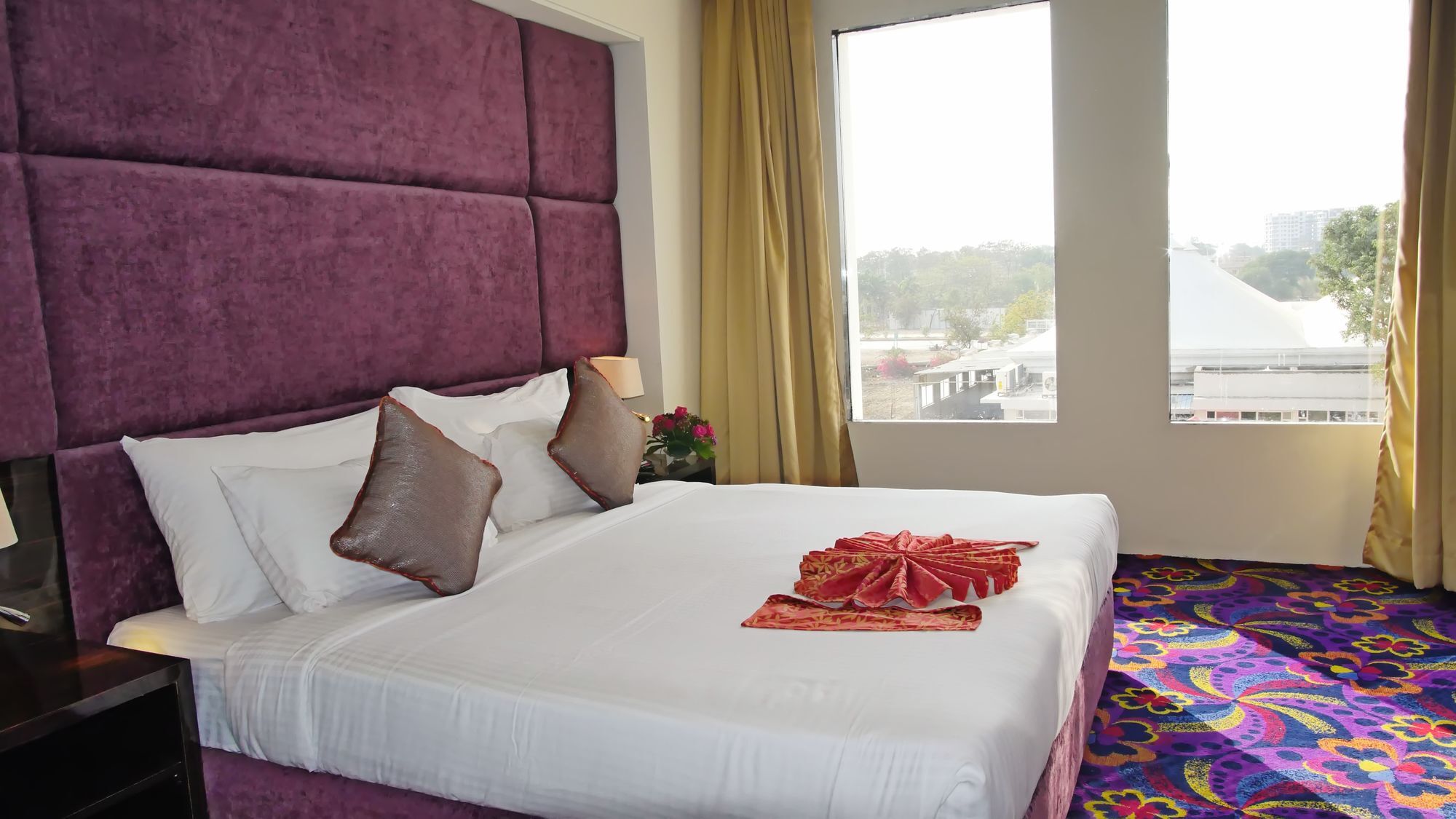 Pride & Convention Centre Hotel 5*