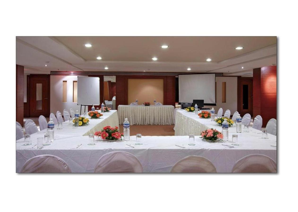 Surestay By Western Hotel 4*