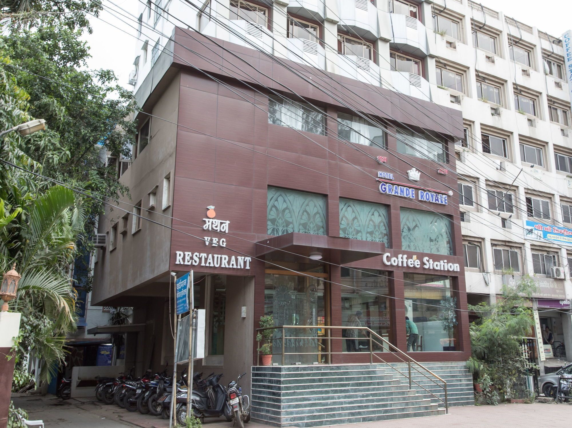 Hotel Oyo 3883 Grande Royale Indore
