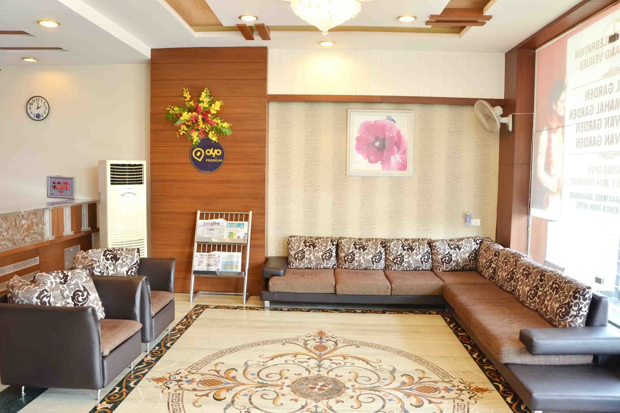 Oyo 742 Kings Park Hotel Indore