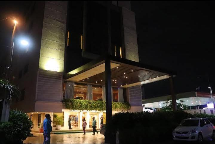 Hotel Surestay By Western Indore