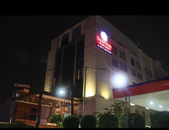 Surestay By Western Hotel 4*