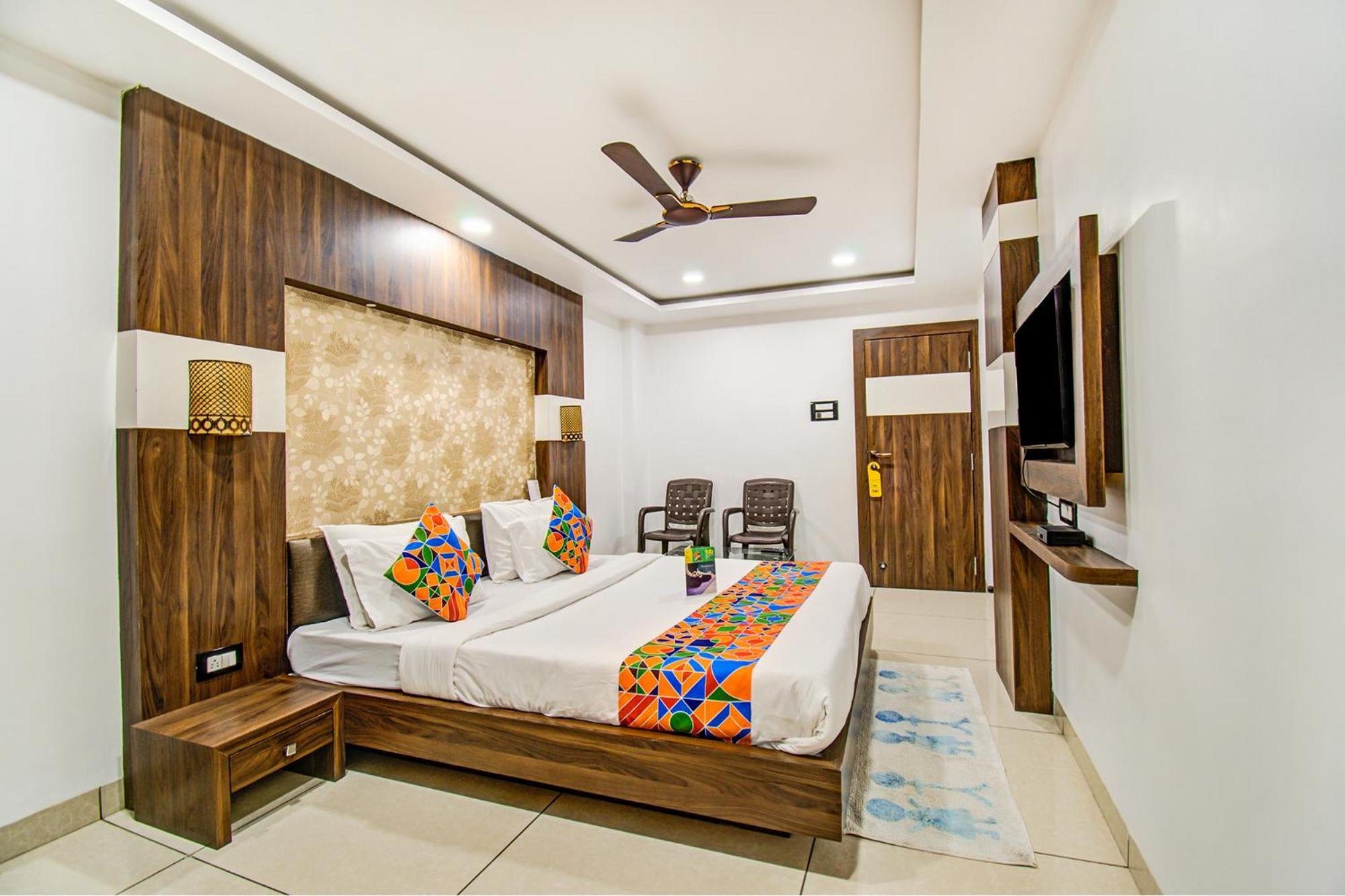 Fabhotel Rajnandani Residency Bhawarkua