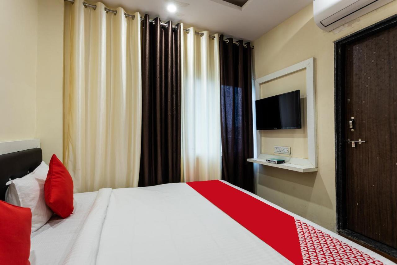 Raj Palace Hotel *