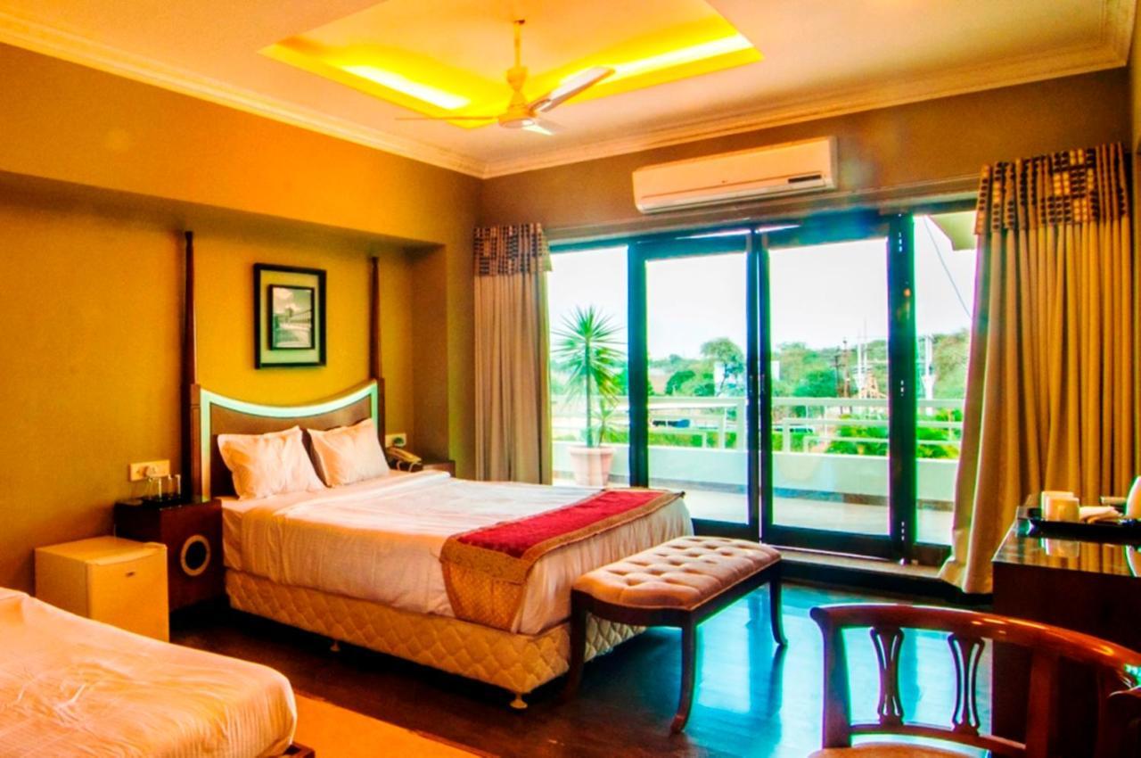 Jalsa Hotel