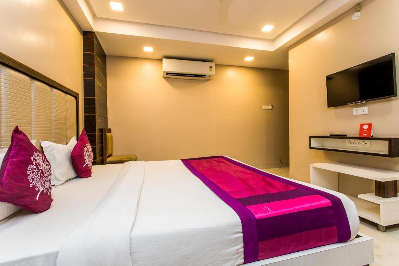 Oyo 5253 Orange Lily Hotel Indore