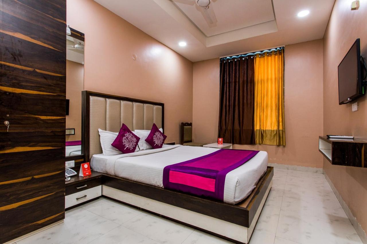 Oyo 5253 Orange Lily Hotel Indore