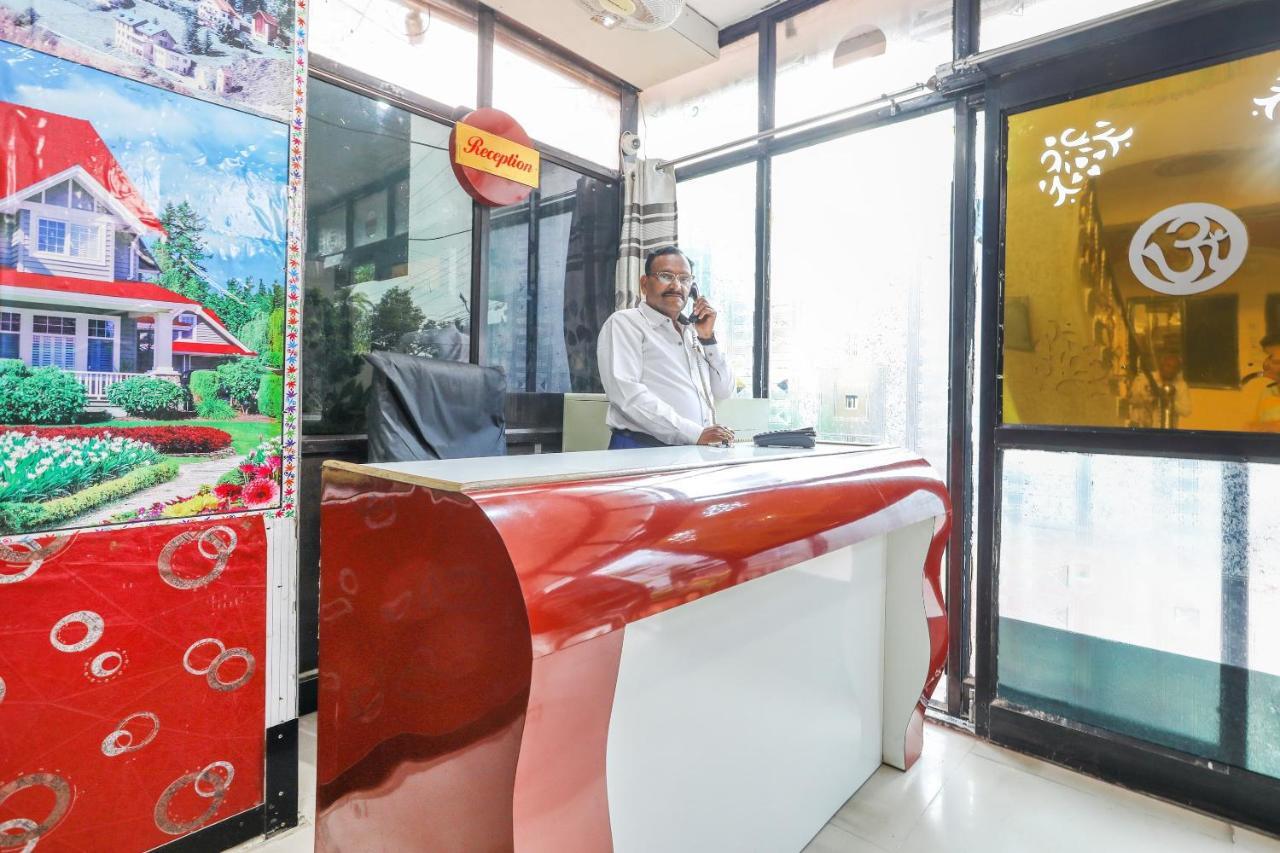 Hotel Oyo 62194 Pleasure Palace Indore