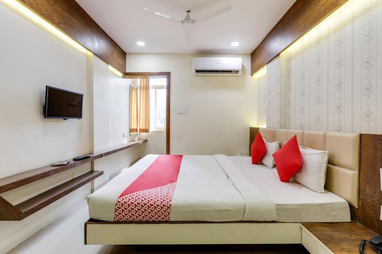 Hotel Oyo 16733 Sunshine
