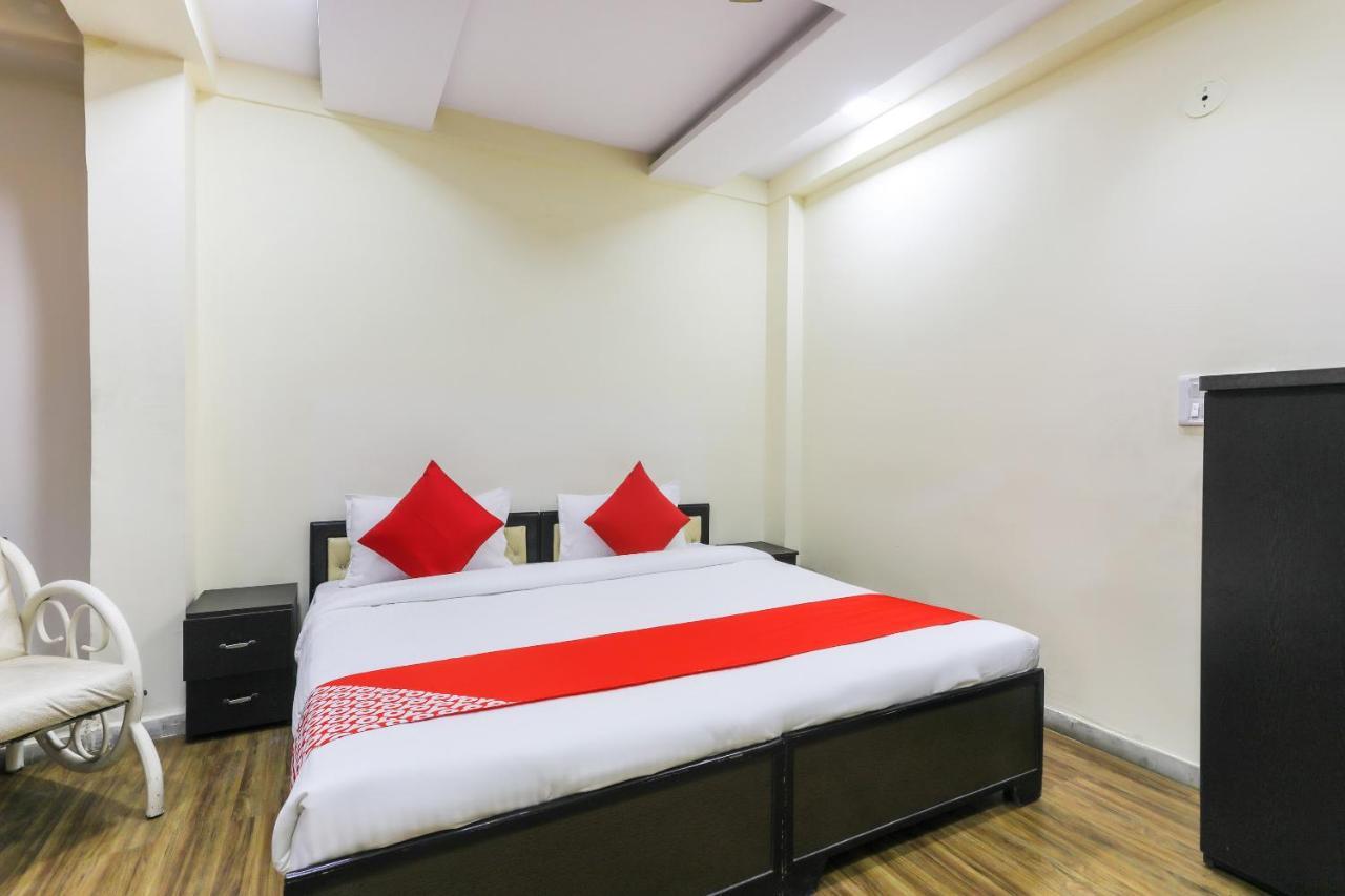 Oyo 62194 Pleasure Palace Hotel 3*