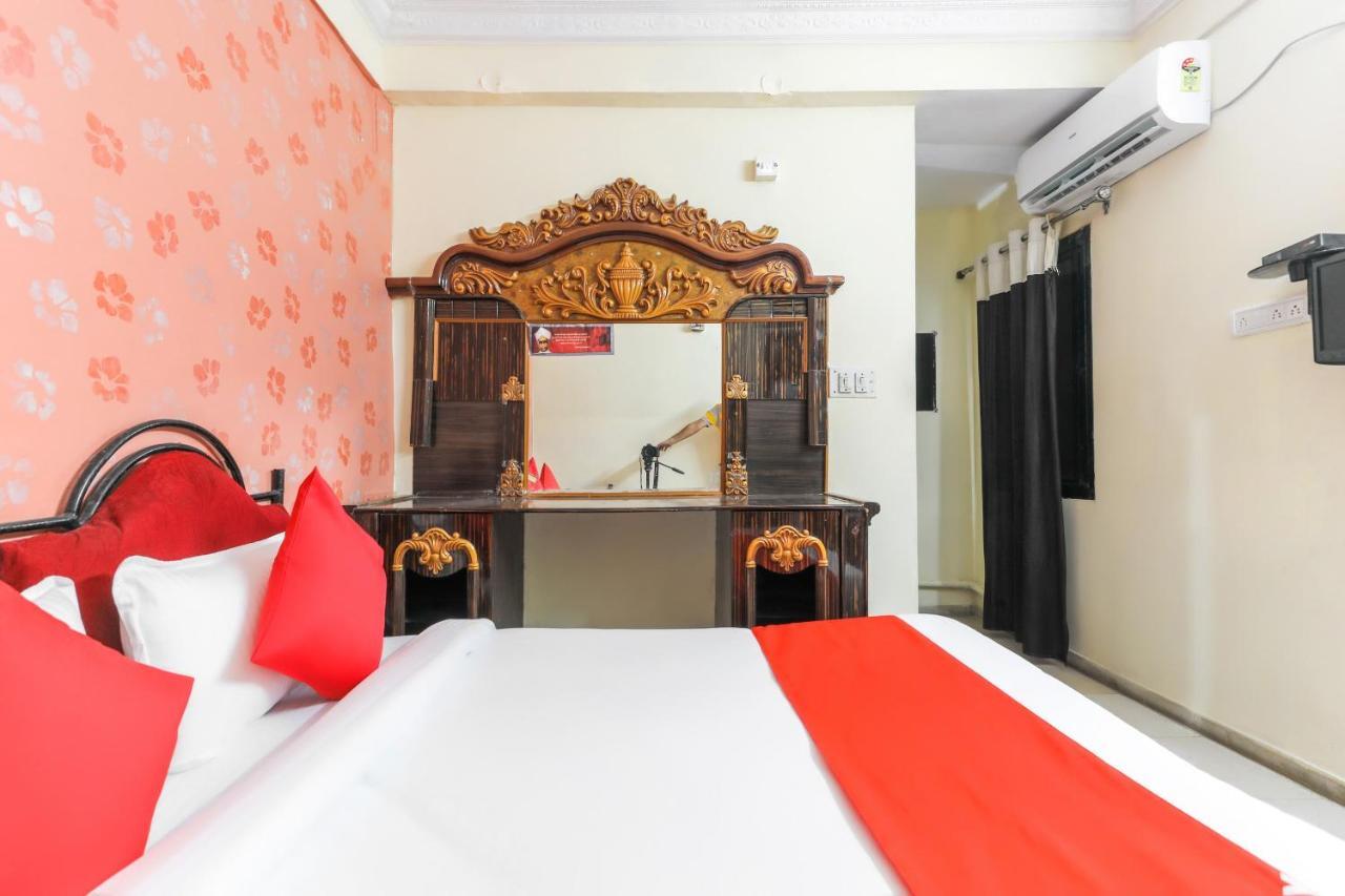 Oyo 62194 Pleasure Palace Hotel 3*
