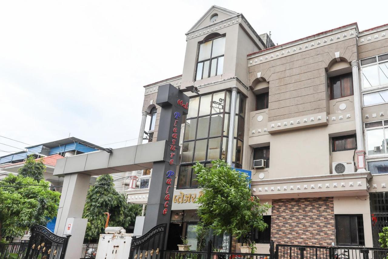 Oyo 62194 Pleasure Palace 3* Indore