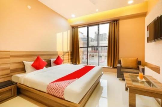 Giri Shankara Hotel Indore