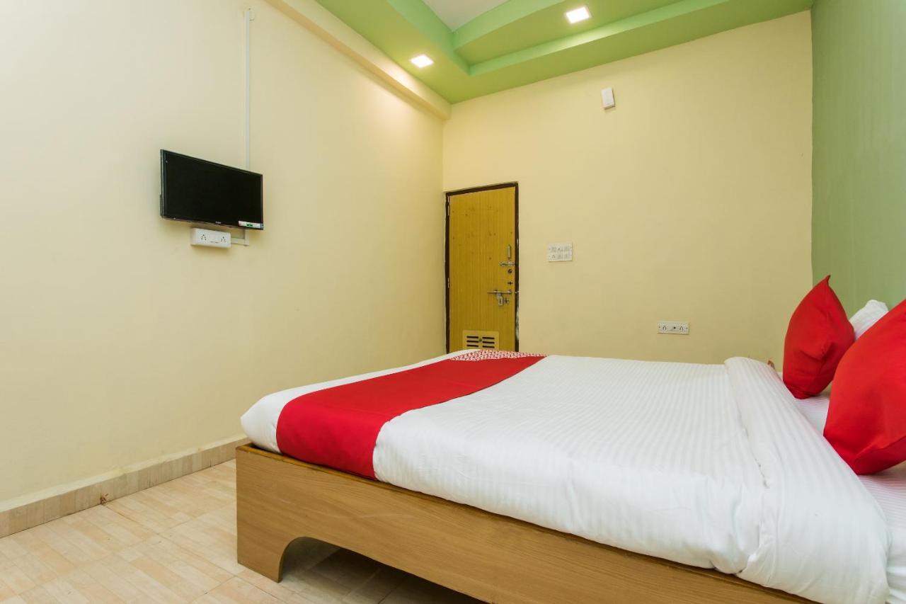 Oyo 13496 Royal Park Hotel Indore