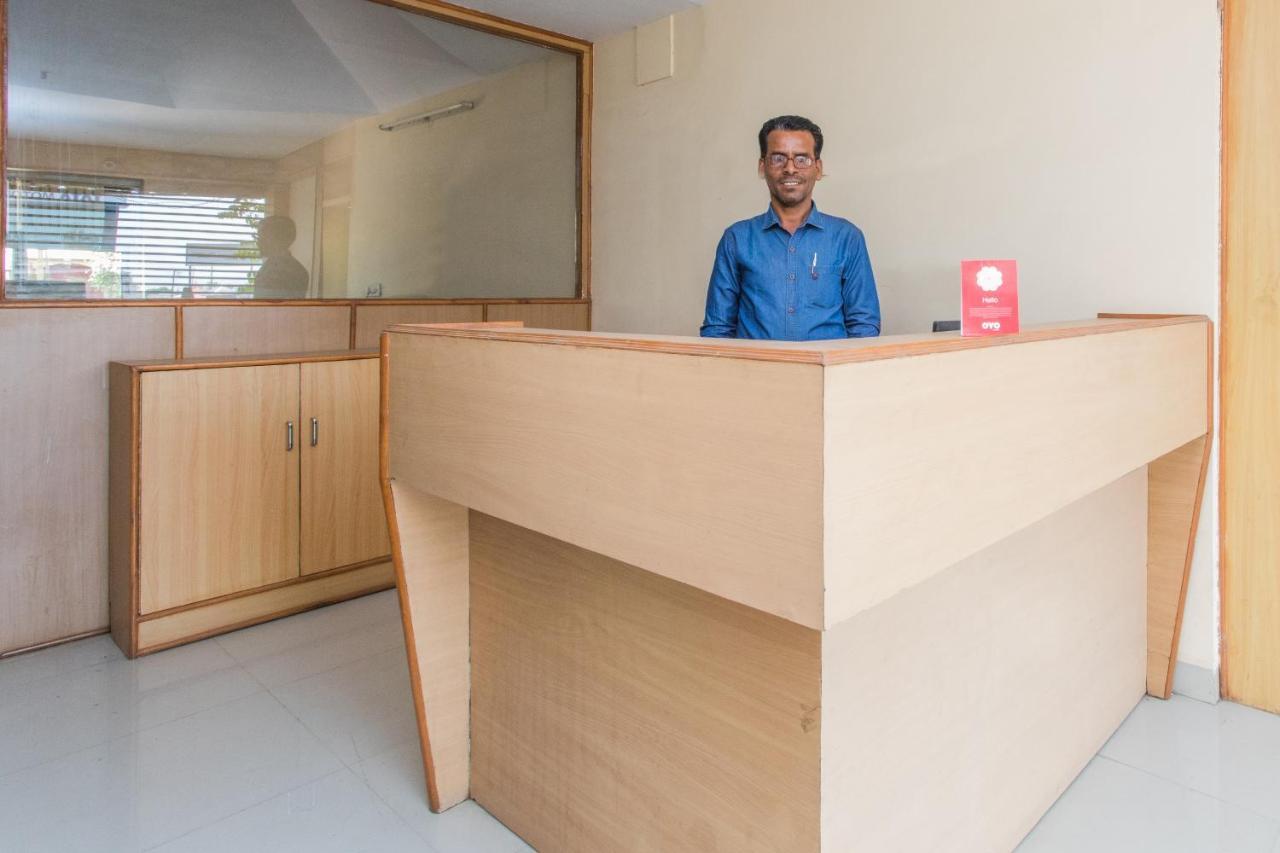 Oyo 13496 Royal Park Indore