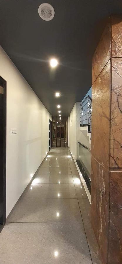 Hotel Giri Shankara Indore