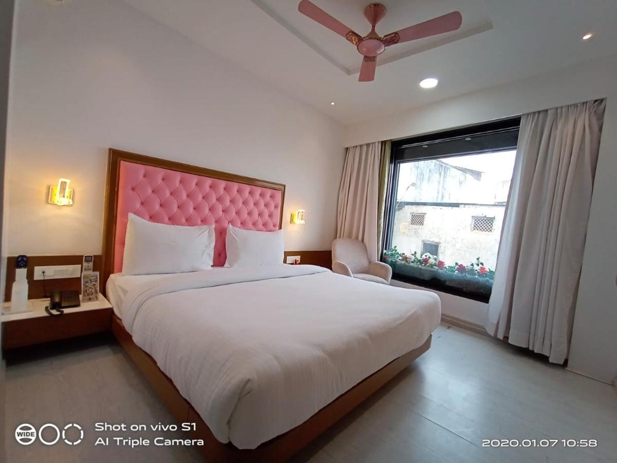 Om Well Hotel Indore