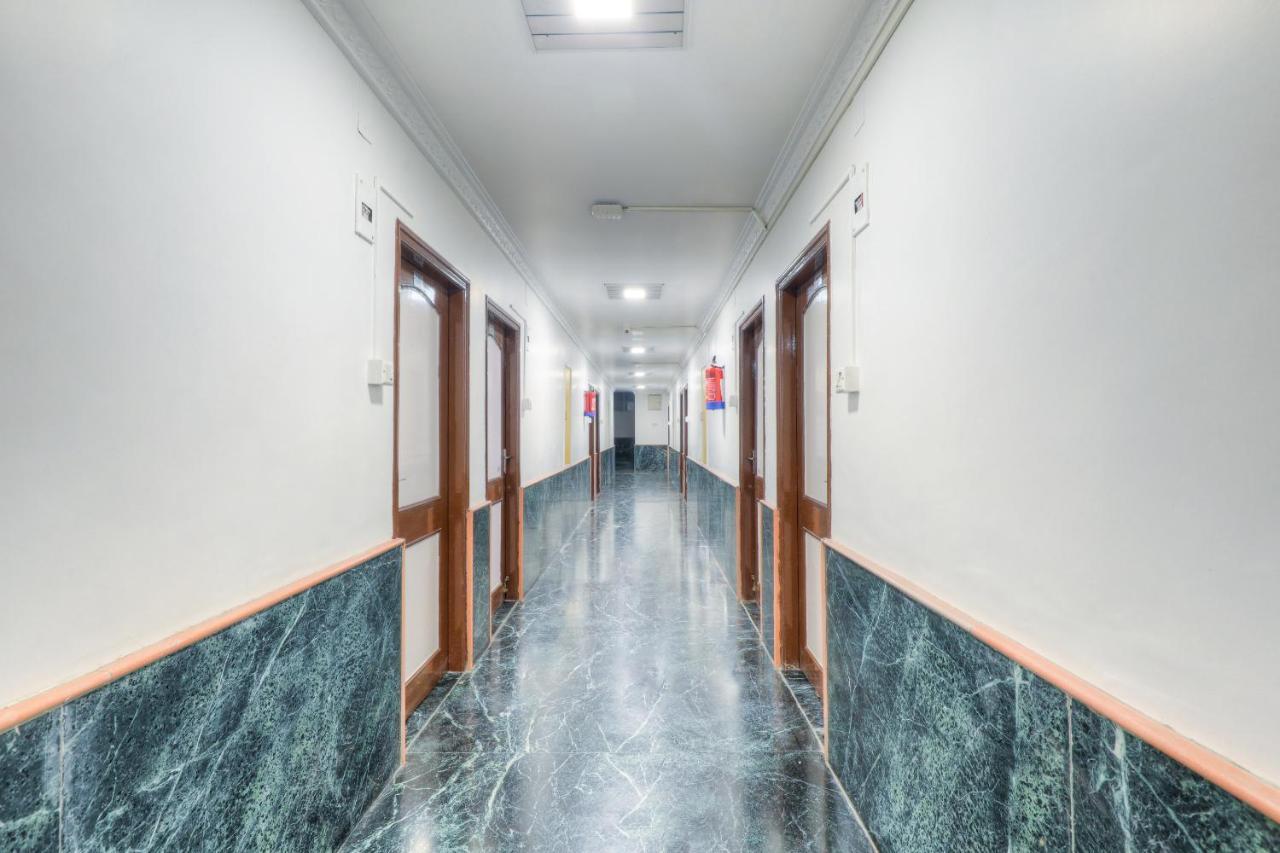 Hotel Oyo 22316 Kamla Kunj Garden Indore