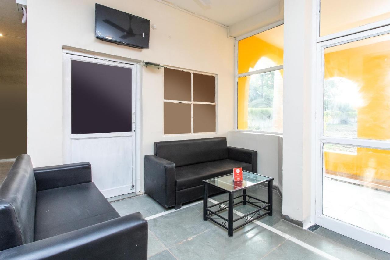Hotel Oyo 18571 Ashoka 3*