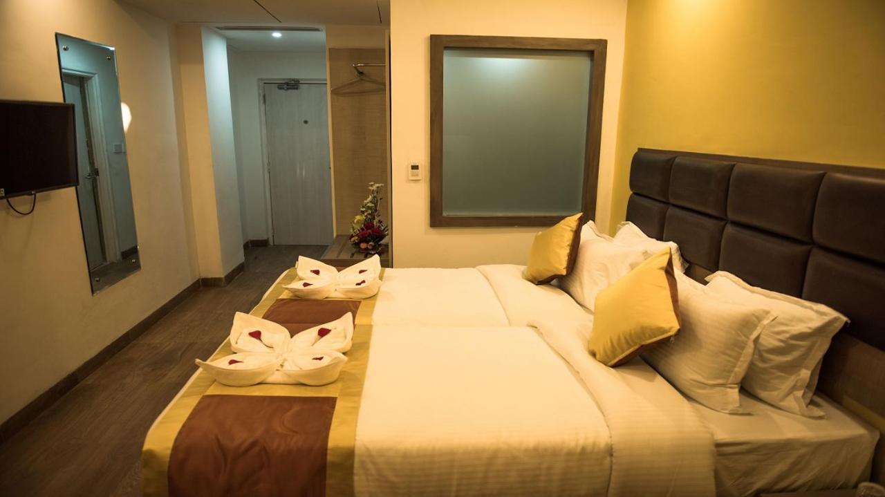 Cosmopolitan Hotel 2*
