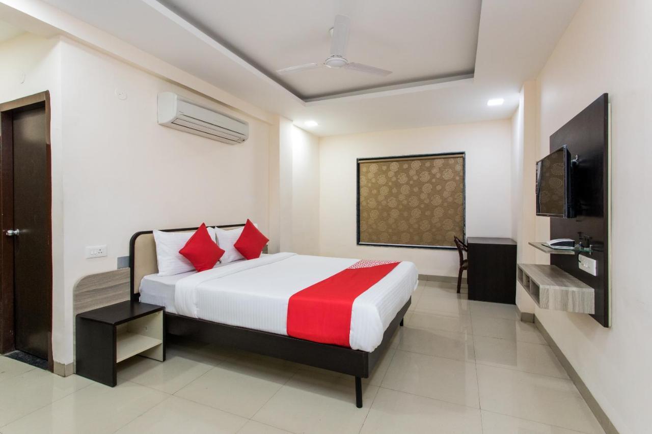 Hotel Oyo 18440 Shri Ramkrishna Bagh Indore