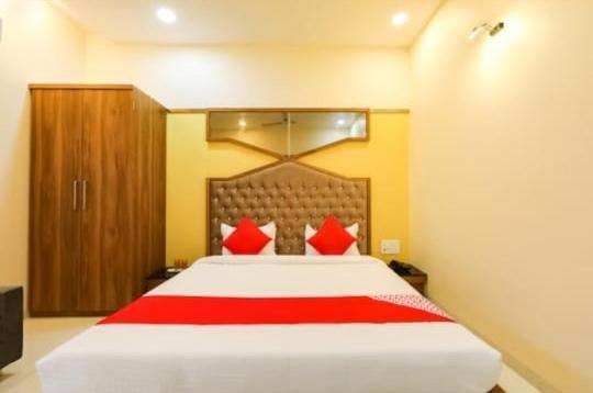 Giri Shankara Hotel Indore
