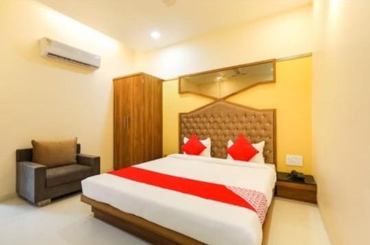 Hotel Giri Shankara