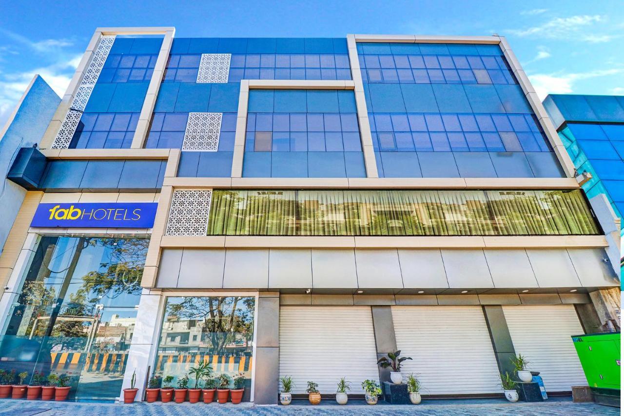 Hotel Fabhotel Pishori