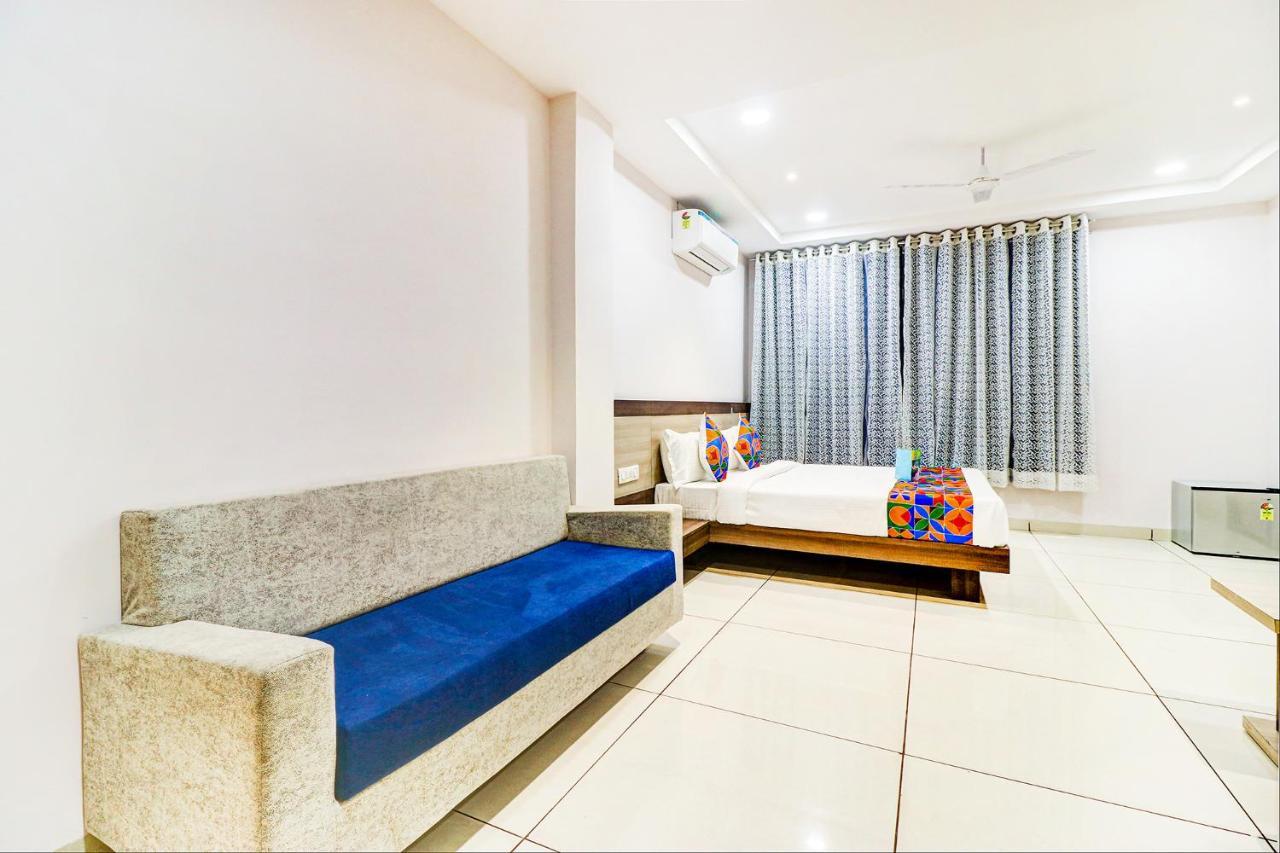 Fabhotel Pishori Hotel