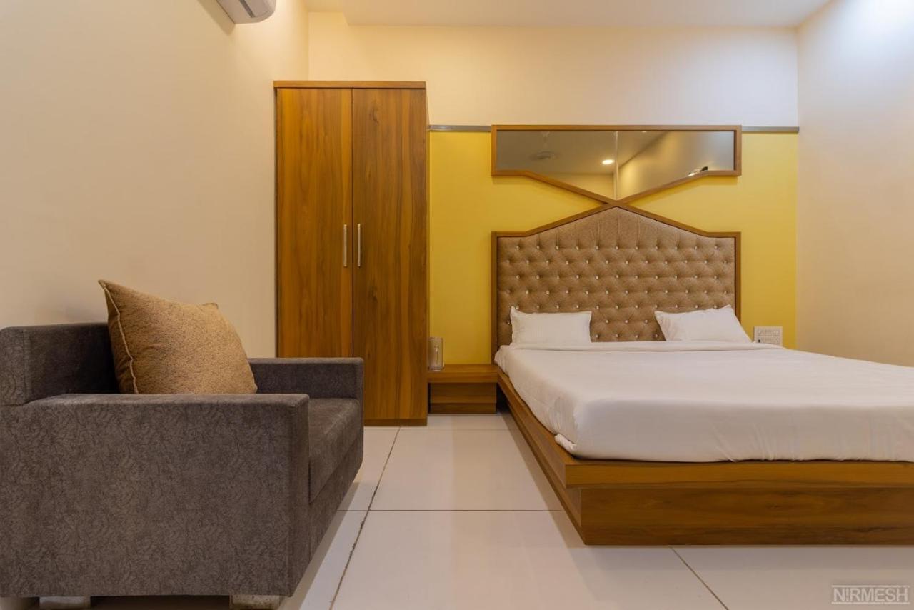 Giri Shankara Hotel