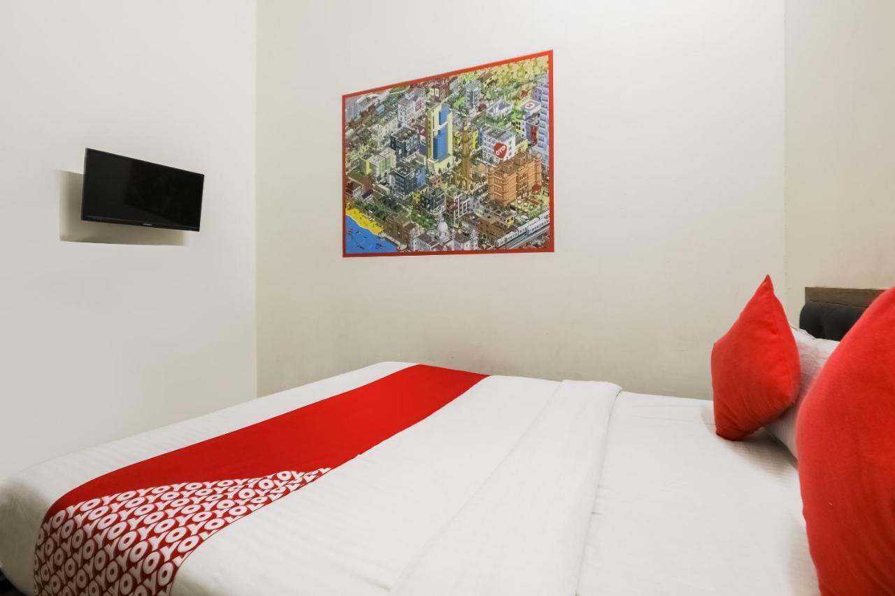 Oyo 30524 Relax Hotel