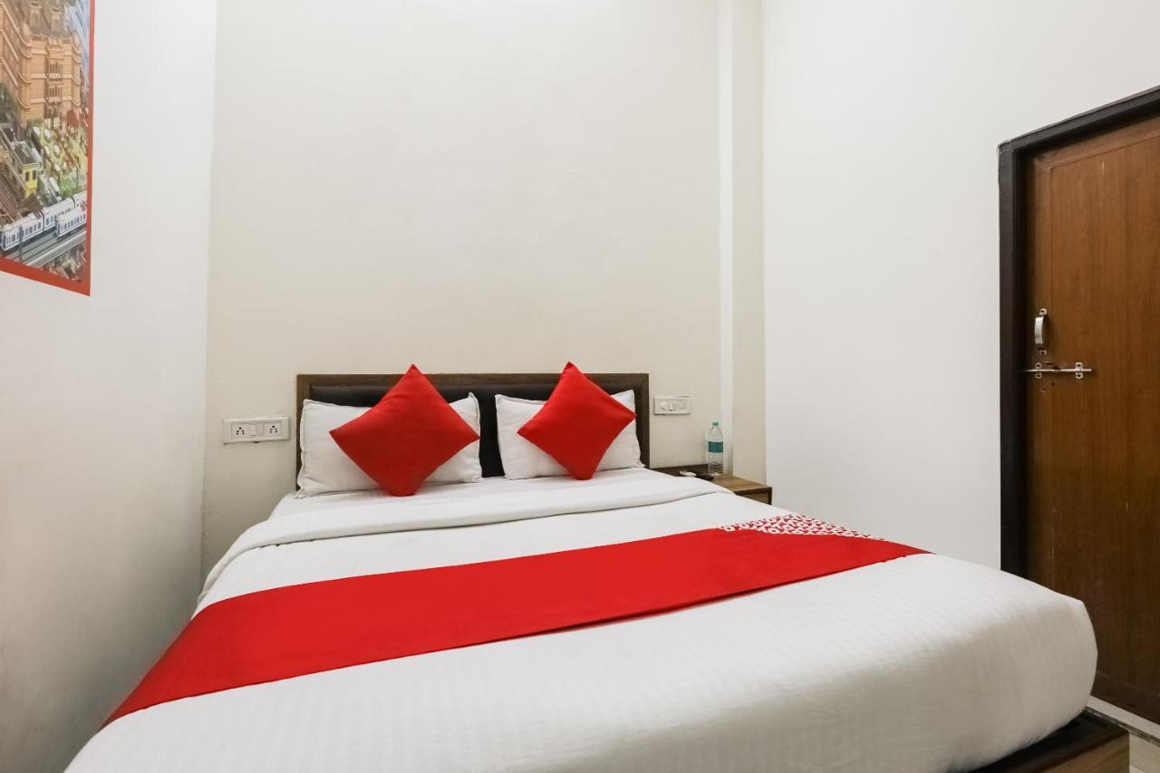 Oyo 30524 Relax Indore